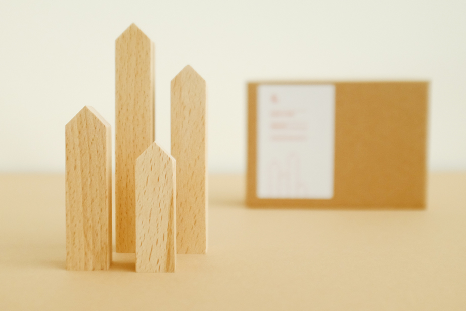 Deko Holzhäuser von topographic mit Verpackung